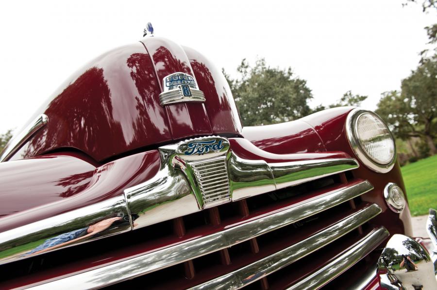  Ford DeLuxe Sportsman 1947 года  (фото 9 из 25)